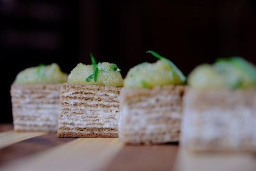 Канапе с щучьей икрой 30 гр