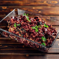 Свекольный салат с ростками сои