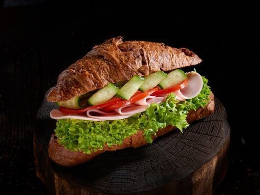 Круассан с ветчиной 225 г