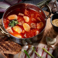 Борщ домашний с фасолью