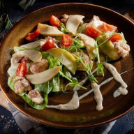Теплый салат с куриной печенью